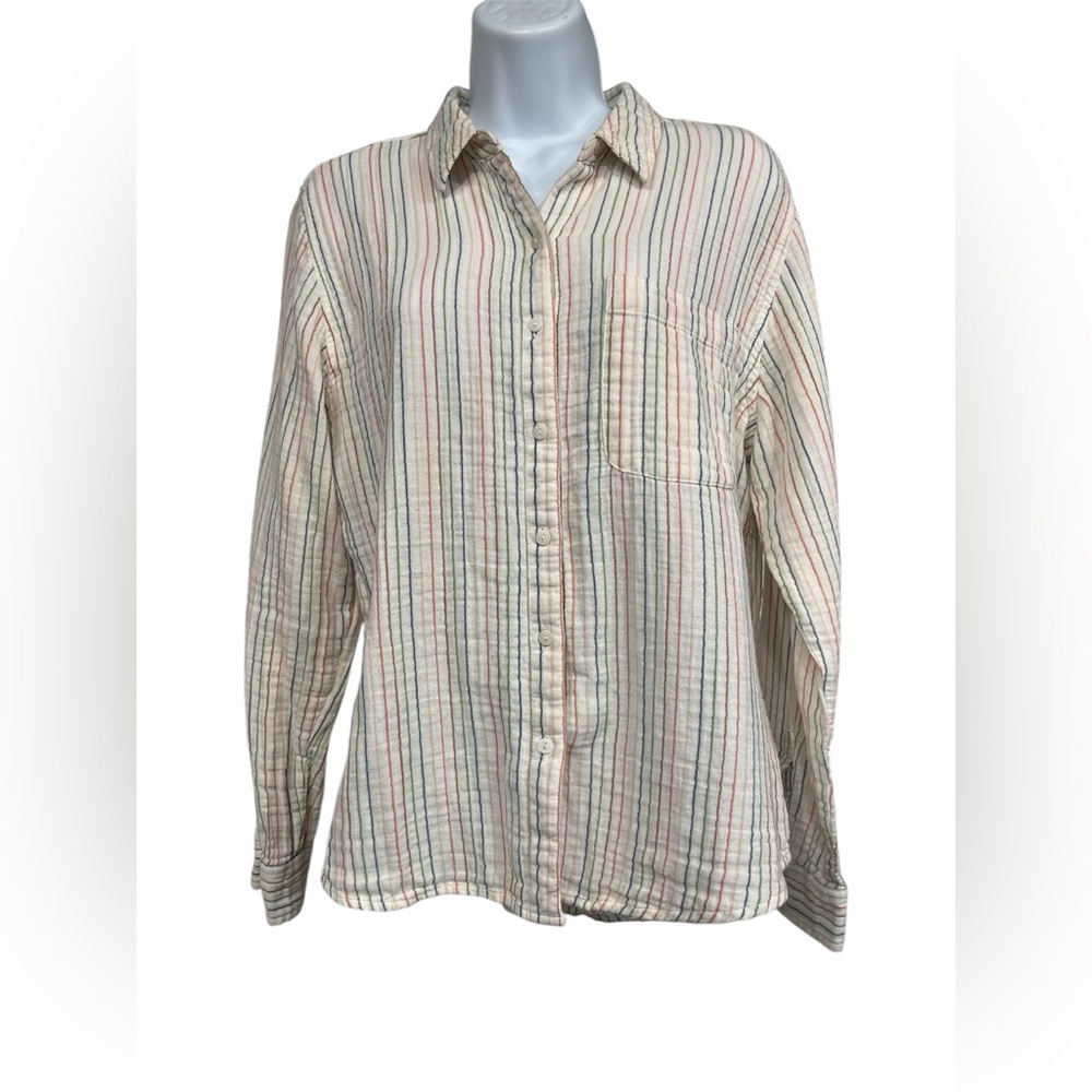 Universal Thread button down size medium